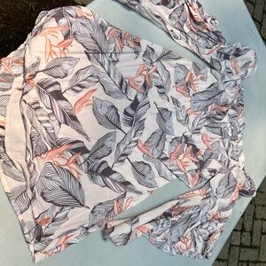 Lulu's Tropical Leaf Print Top